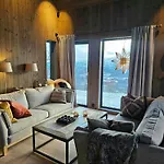 別荘 Mountain Cabin With Panoramic Views And Sauna