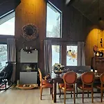 Mountain Cabin With Panoramic Views And Sauna