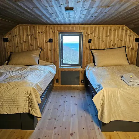 Mountain Cabin With Panoramic Views And Sauna